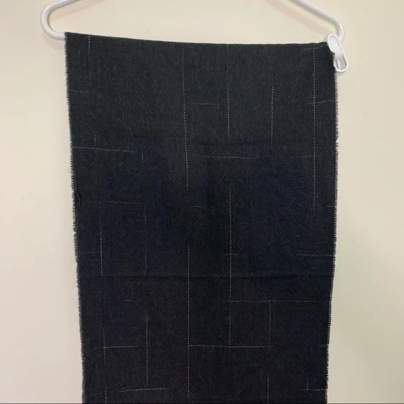 Federico Zelko 100% Minimalist Fringe Hem Scarf - Picture 3 of 8